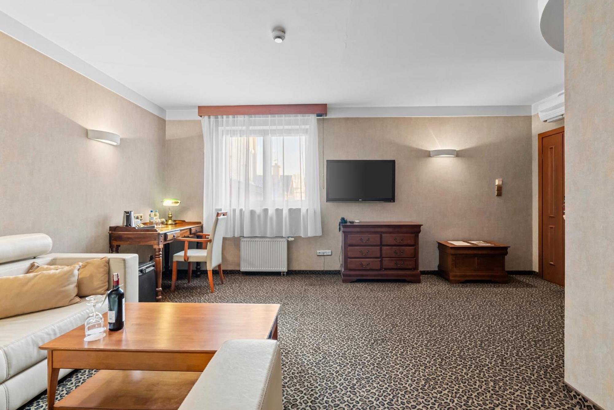 Hotel Diament Vacanza Katowice - Siemianowice Siemianowice Śląskie Exterior foto