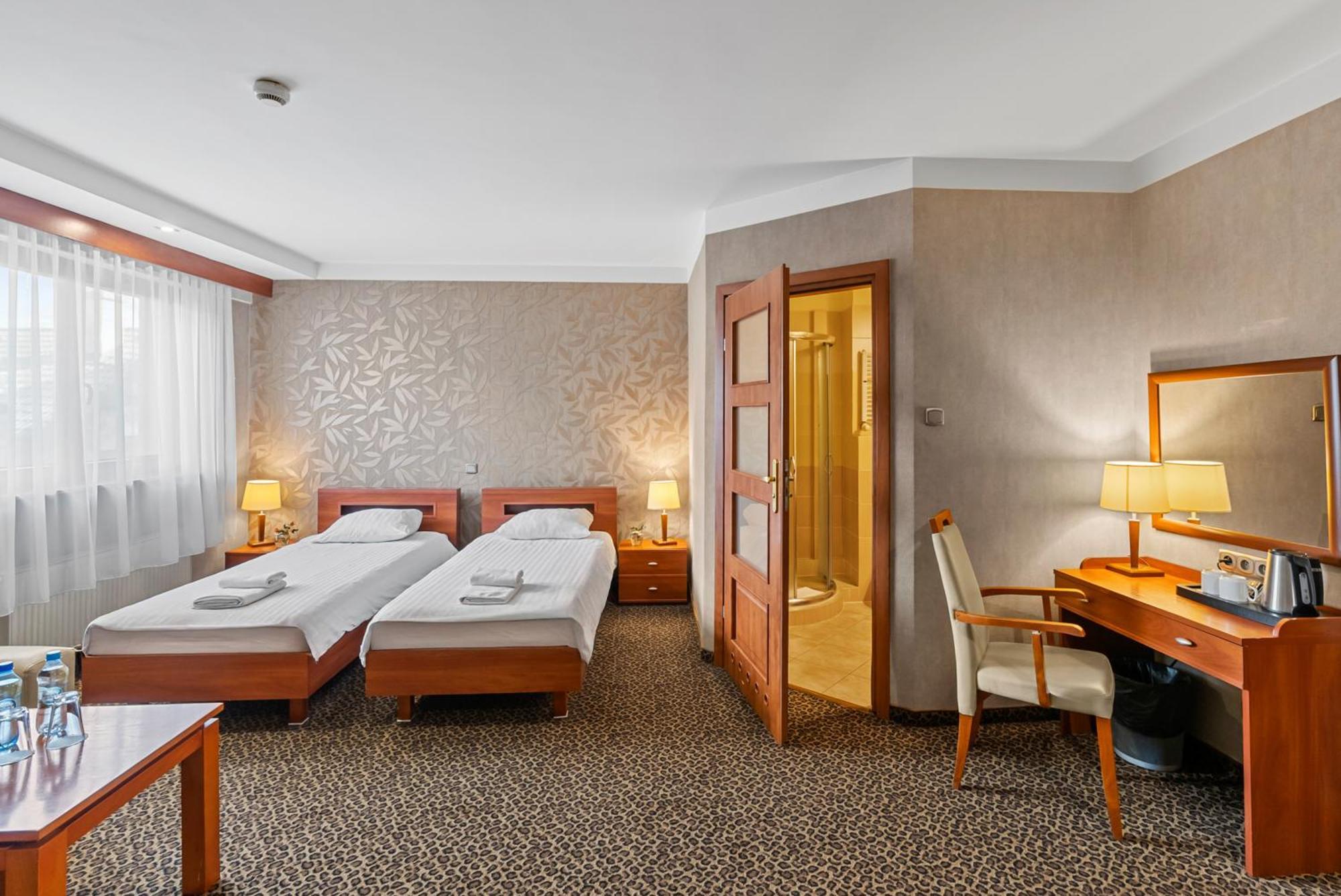 Hotel Diament Vacanza Katowice - Siemianowice Siemianowice Śląskie Exterior foto