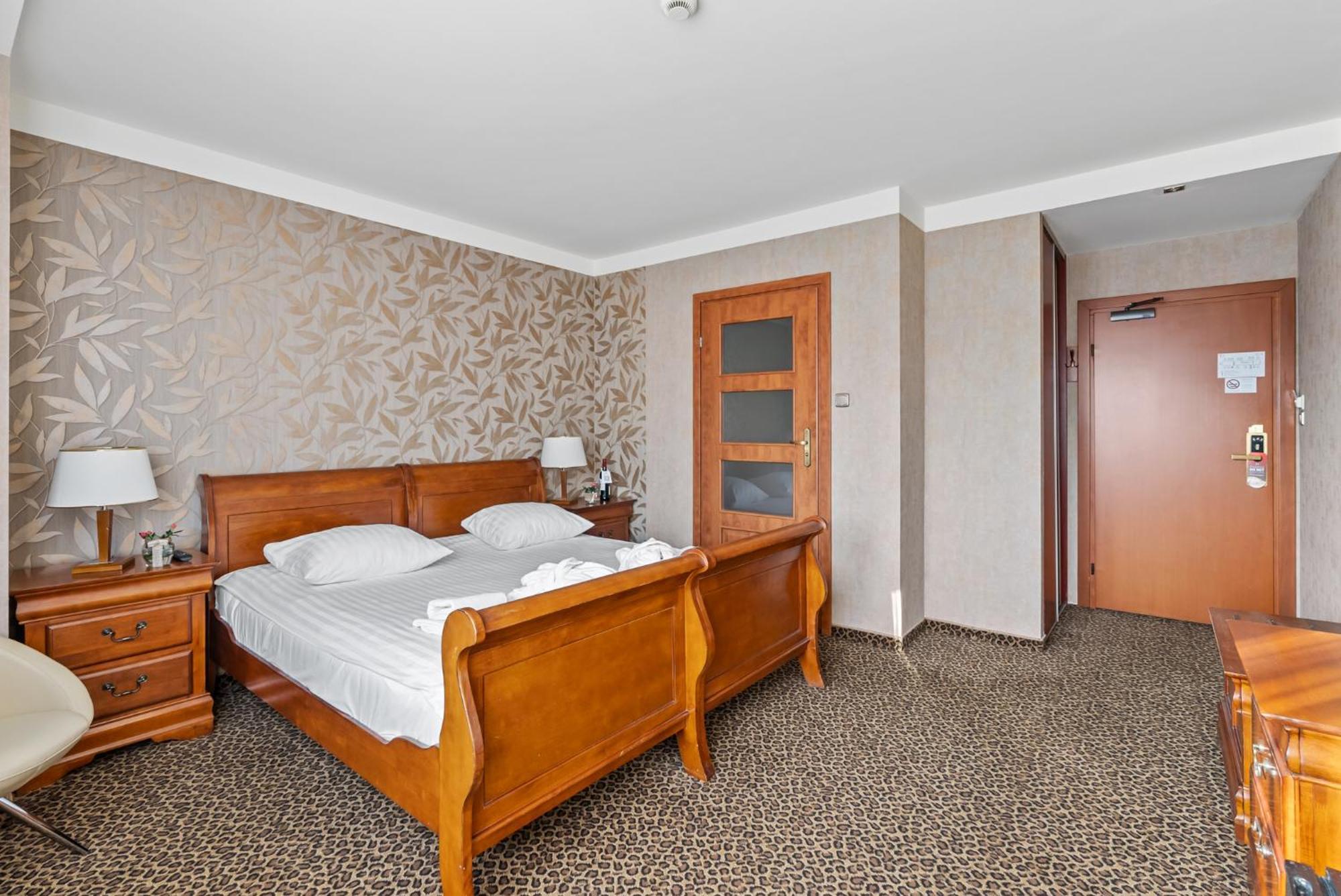 Hotel Diament Vacanza Katowice - Siemianowice Siemianowice Śląskie Exterior foto
