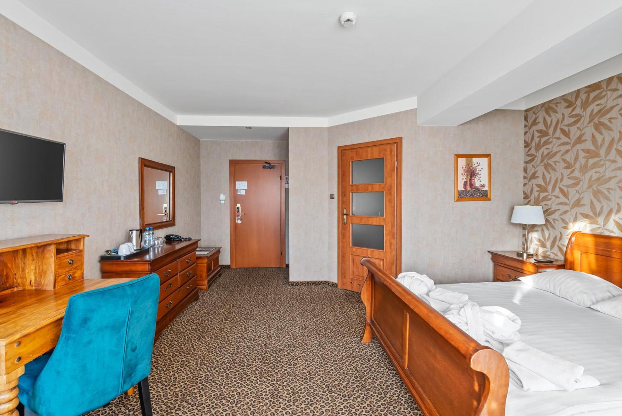 Hotel Diament Vacanza Katowice - Siemianowice Siemianowice Śląskie Exterior foto