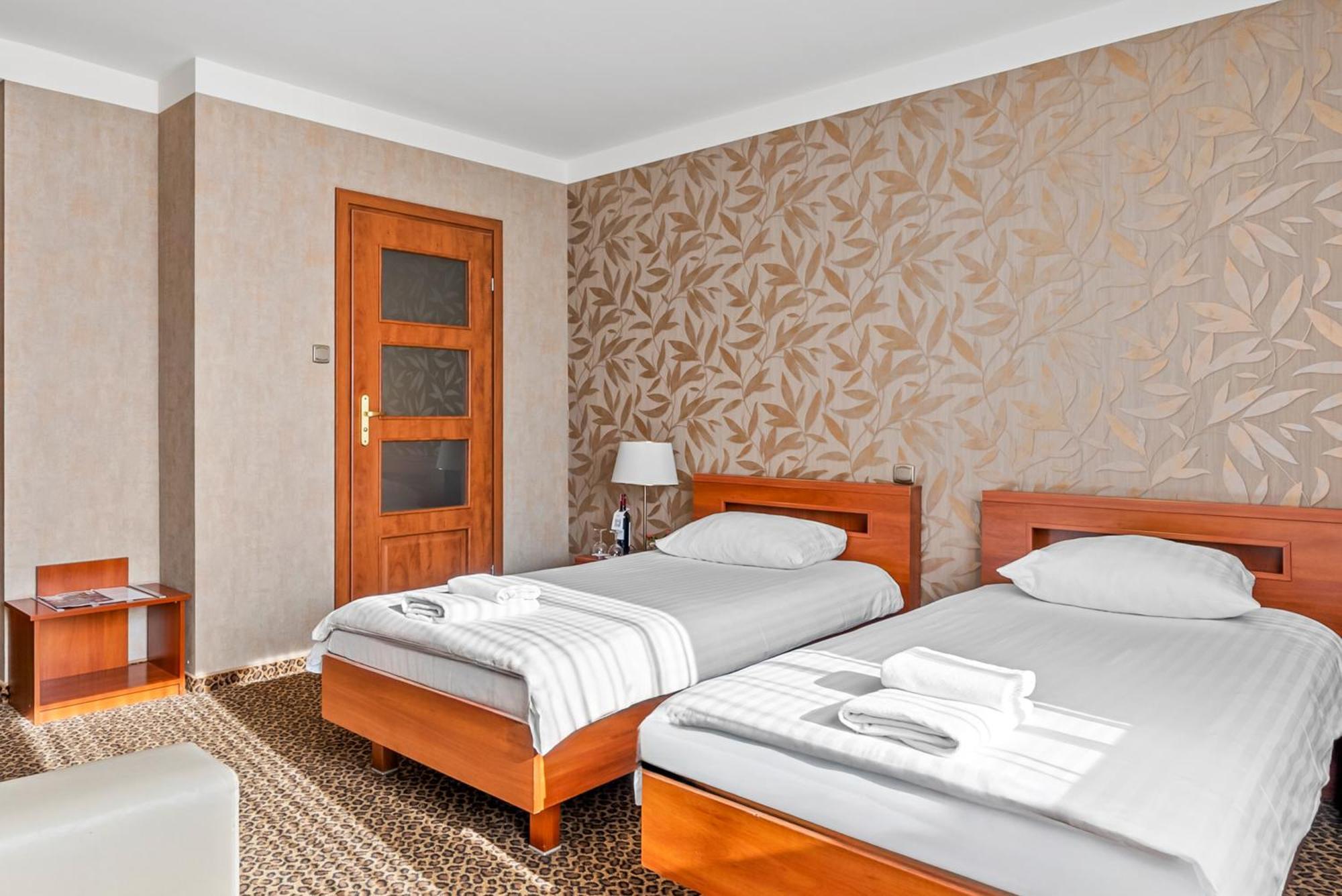 Hotel Diament Vacanza Katowice - Siemianowice Siemianowice Śląskie Exterior foto